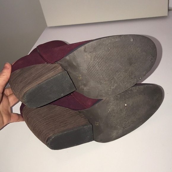Volatile maroon suede wedge bootie - Picture 7 of 7